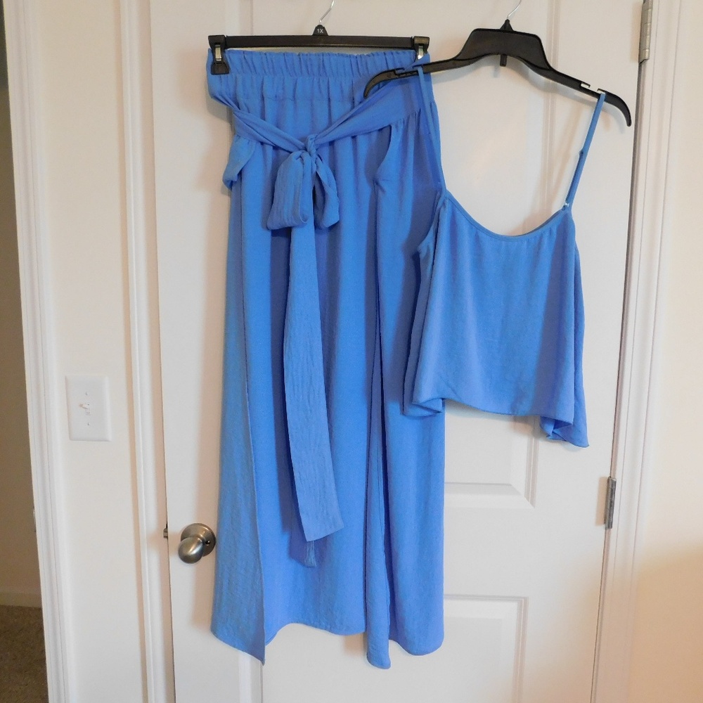 Skylar + Madison crop top/ Blouse skirt Set SZ L Blue with tie